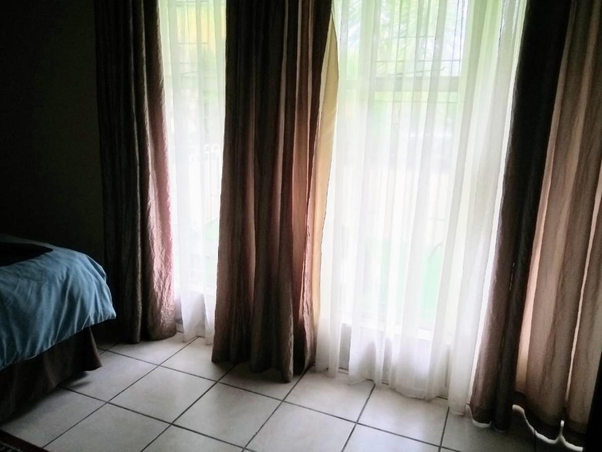 Rustenburg Guesthouse Exteriér fotografie