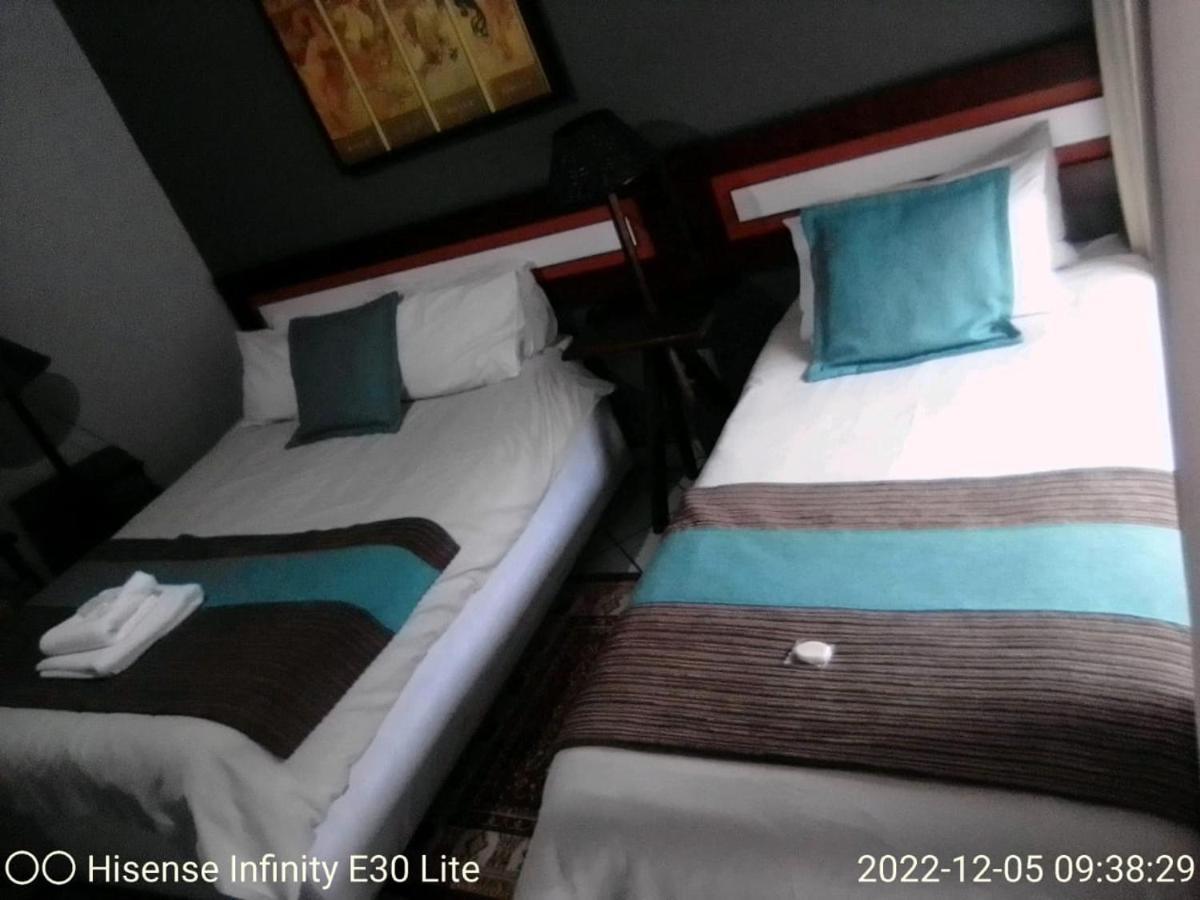 Rustenburg Guesthouse Exteriér fotografie