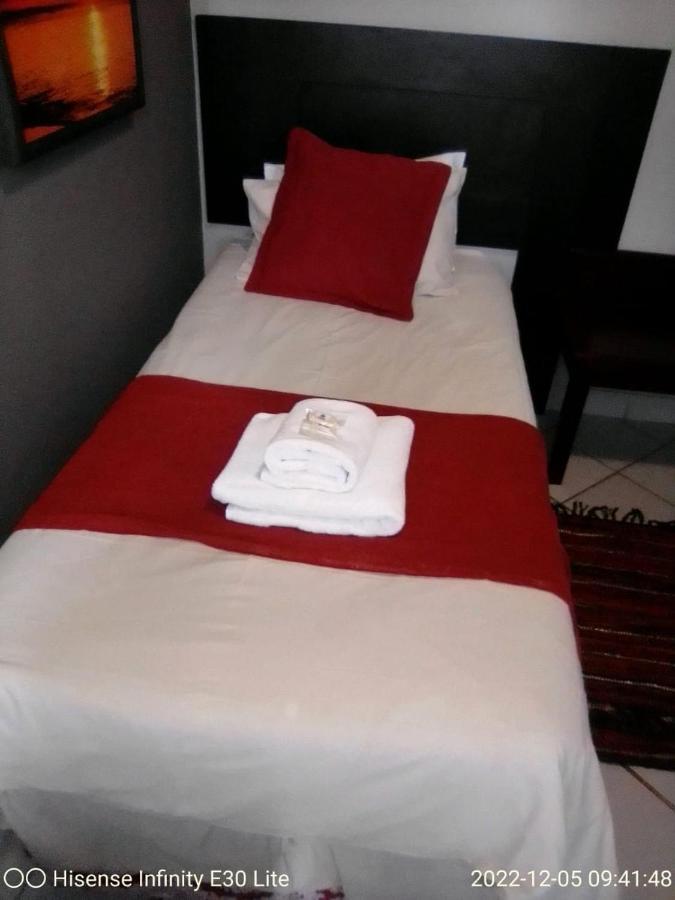 Rustenburg Guesthouse Exteriér fotografie