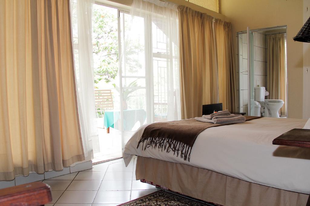 Rustenburg Guesthouse Exteriér fotografie